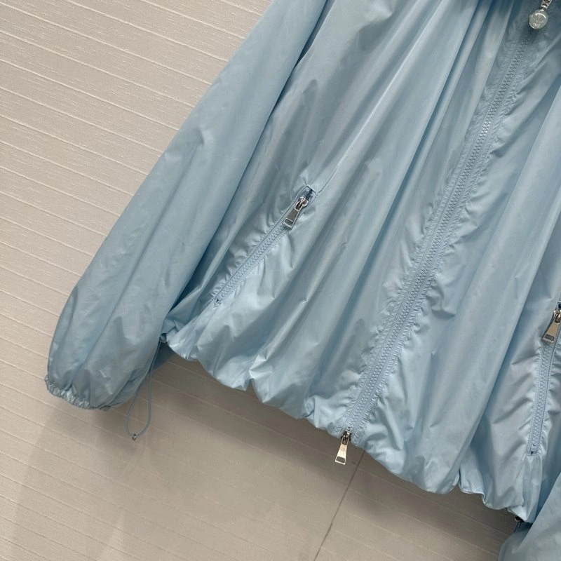 Premium Moncler Outwear 139769