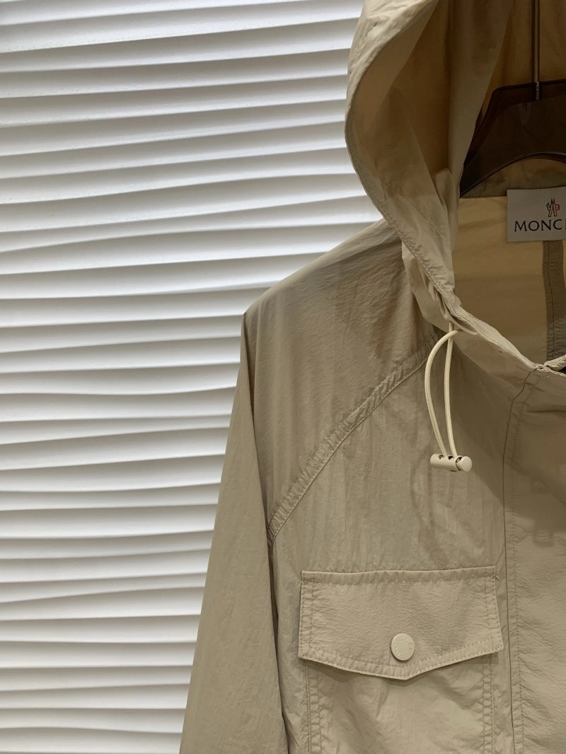 Stylish Moncler Outwear 139776