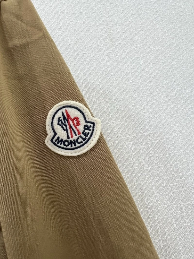 Lightweight Moncler Outwear 139772