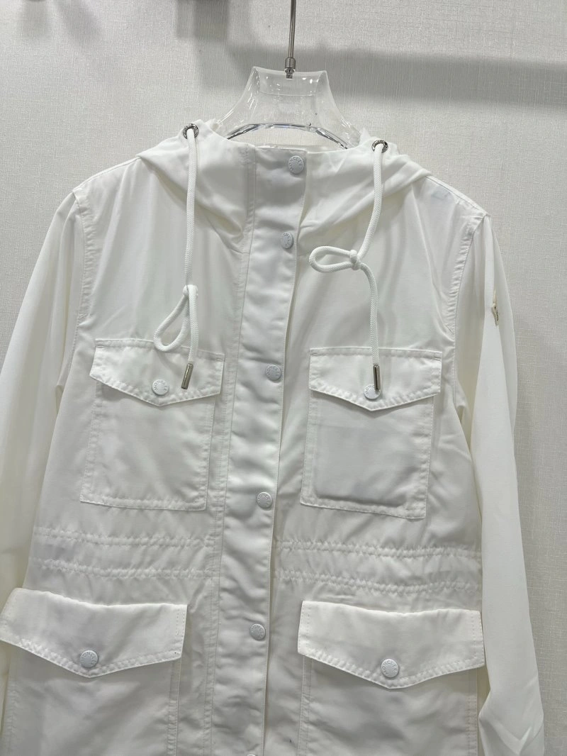 Cozy Moncler Outwear 139775