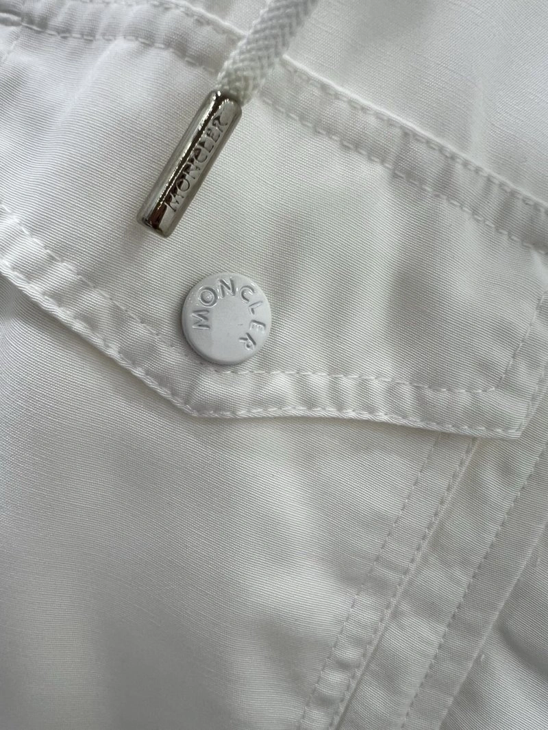 Cozy Moncler Outwear 139775