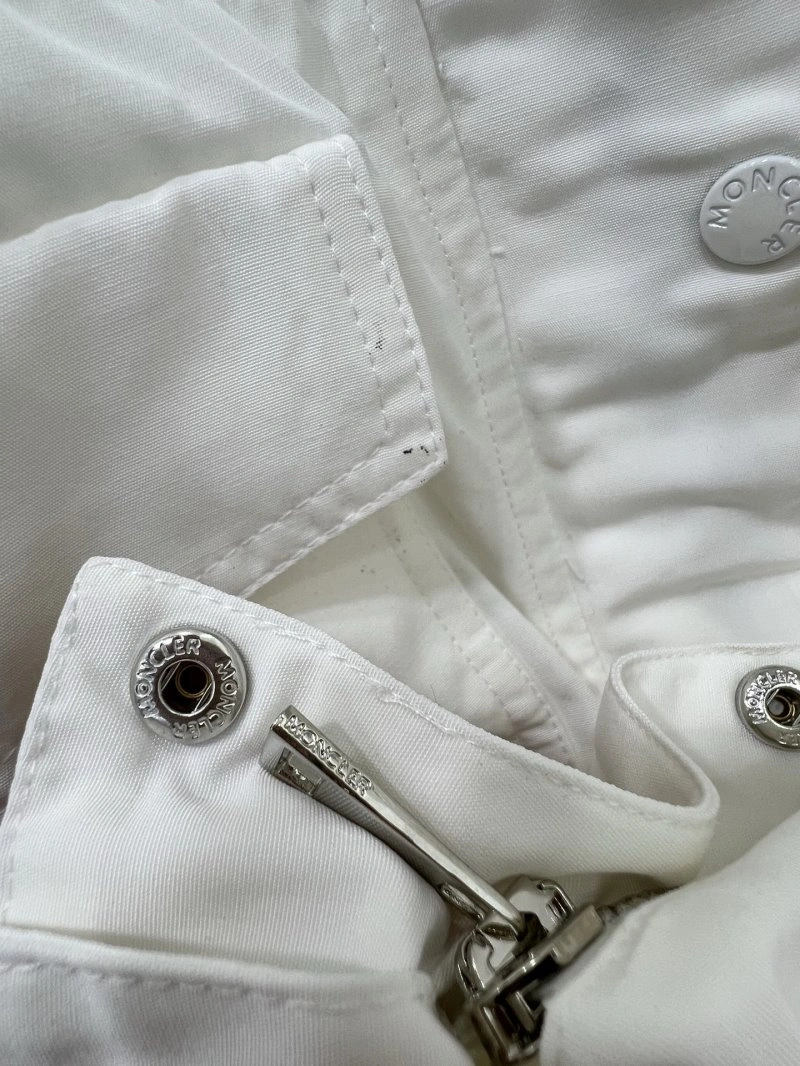 Cozy Moncler Outwear 139775