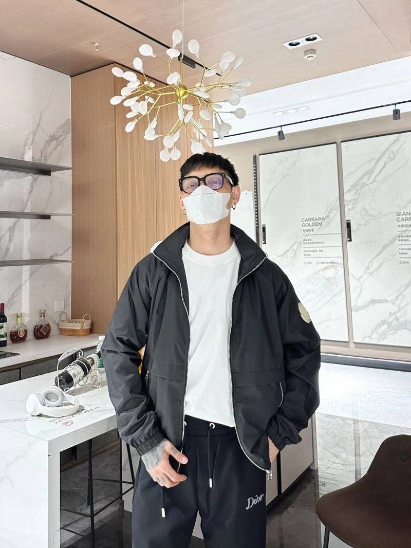 Moncler Outwear Durable 140775