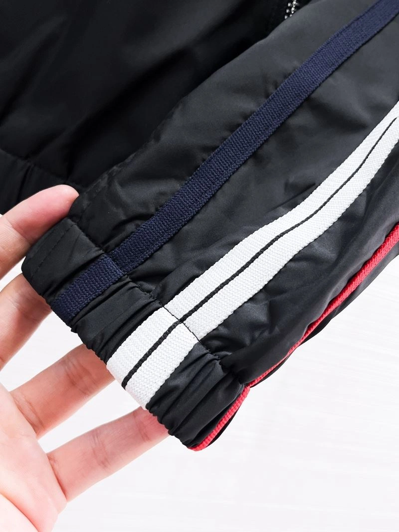Moncler Outwear Sporty 140758