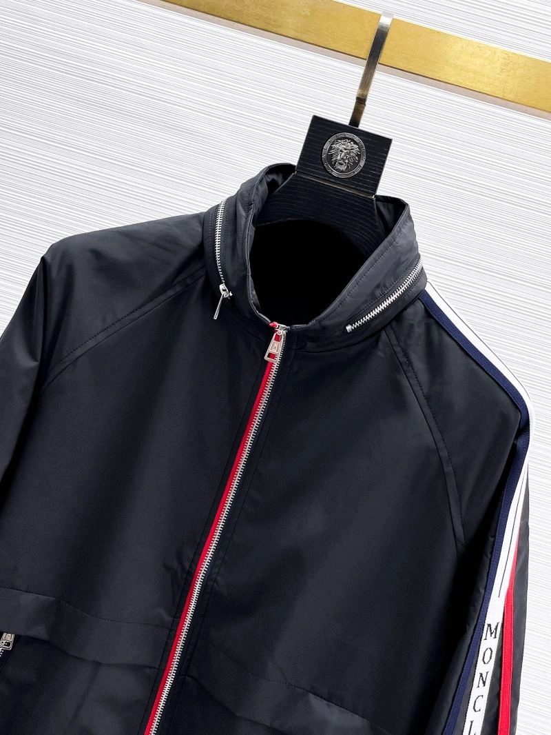 Moncler Outwear Sporty 140758
