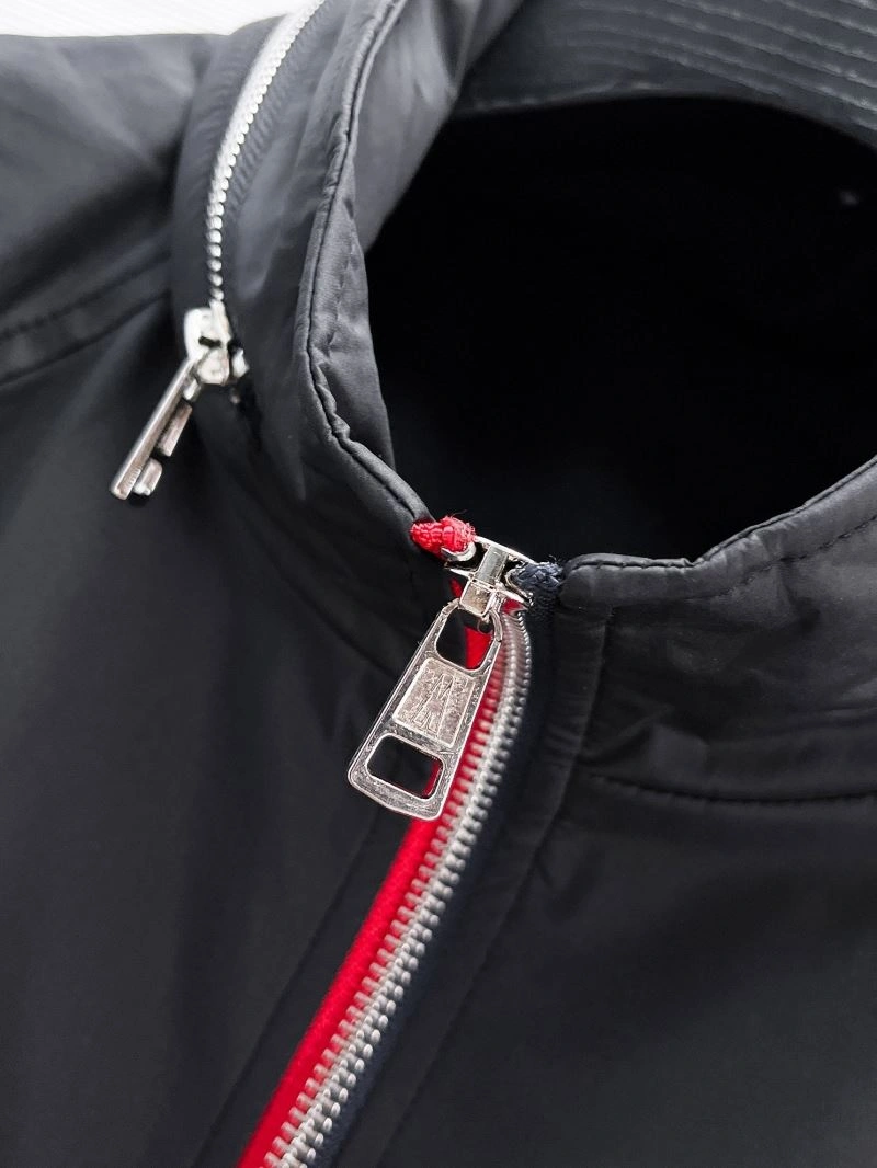 Moncler Outwear Sporty 140758