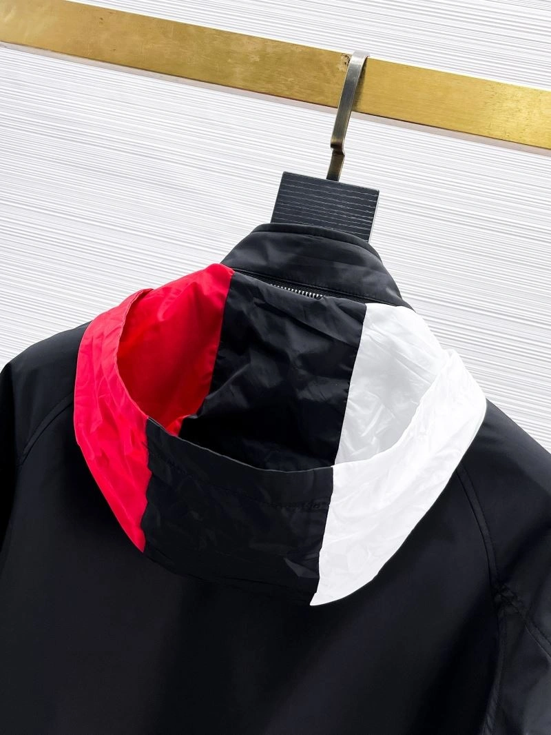 Moncler Outwear Sporty 140758