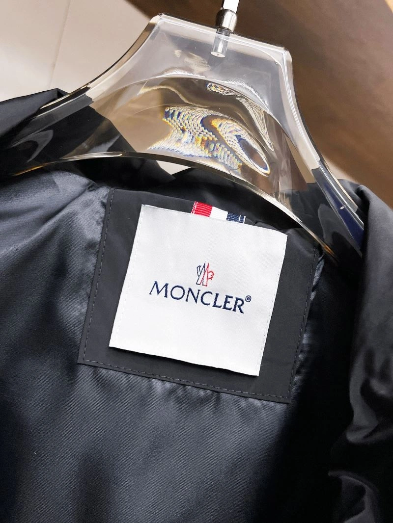 Seasonal Moncler Outwear 140766
