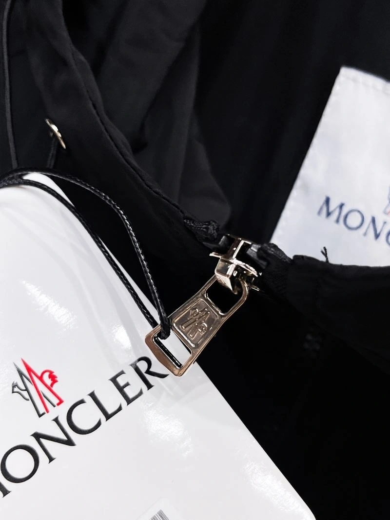 Moncler Outwear GoAnywhere 140763