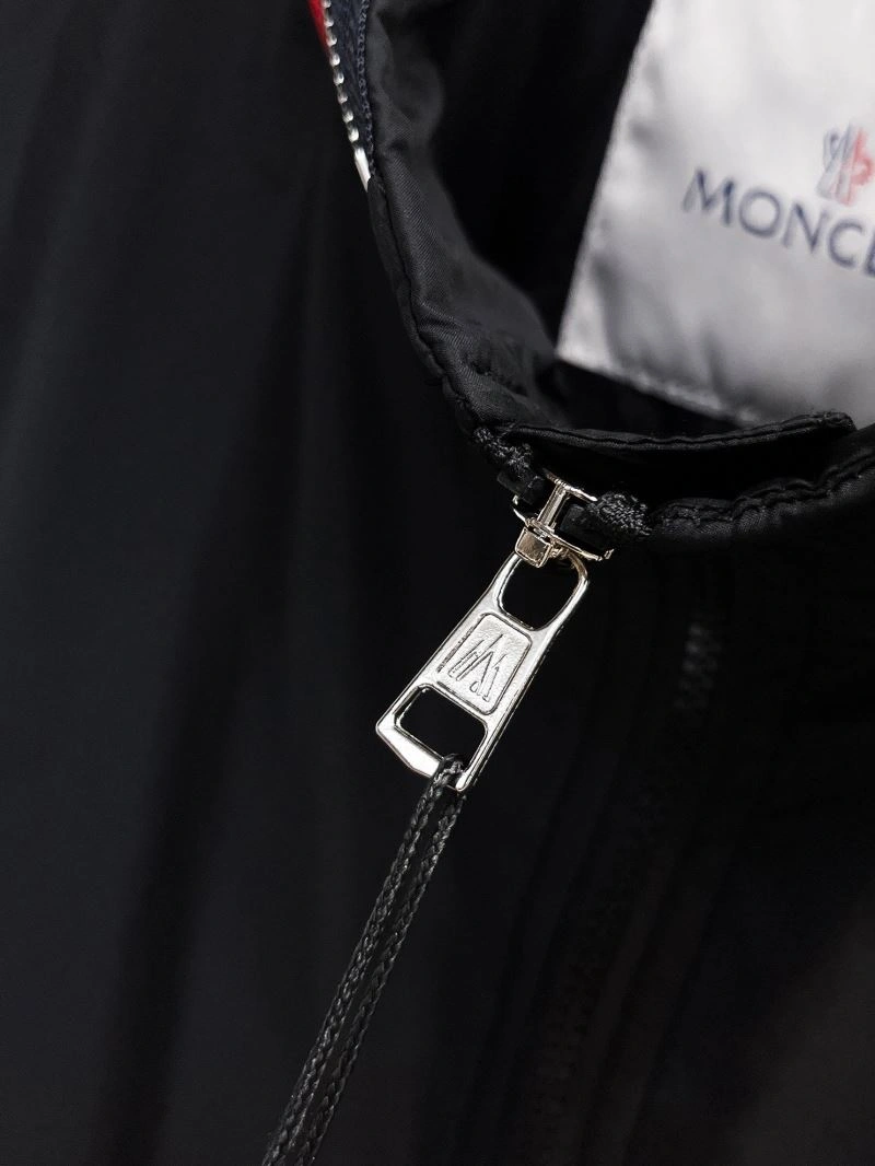 Flexible Moncler Outwear 140771