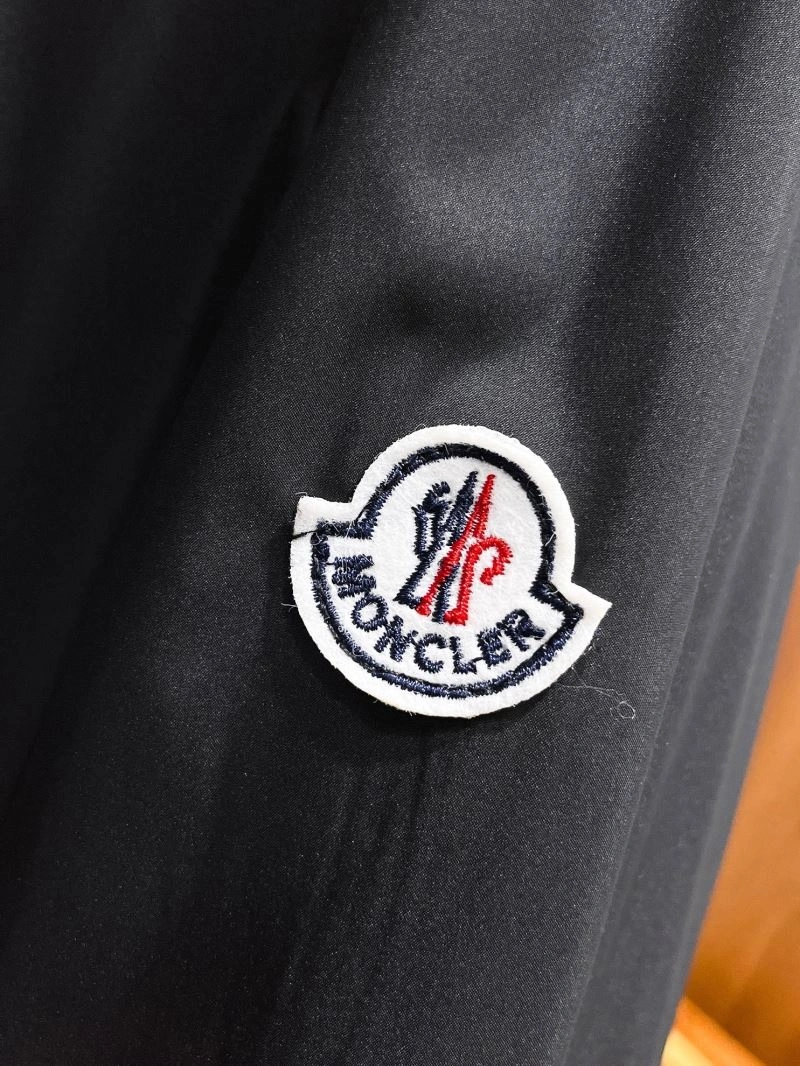 Flexible Moncler Outwear 140771
