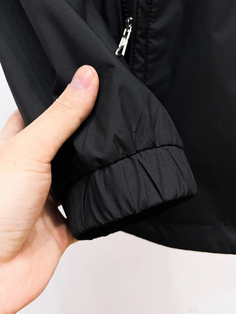 Flexible Moncler Outwear 140771