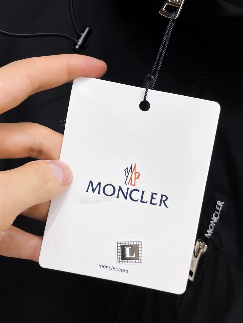 Moncler Outwear SunProtective 140762