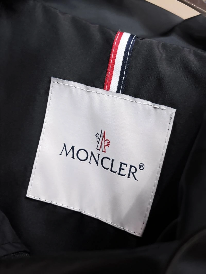 Moncler Outwear SunProtective 140762