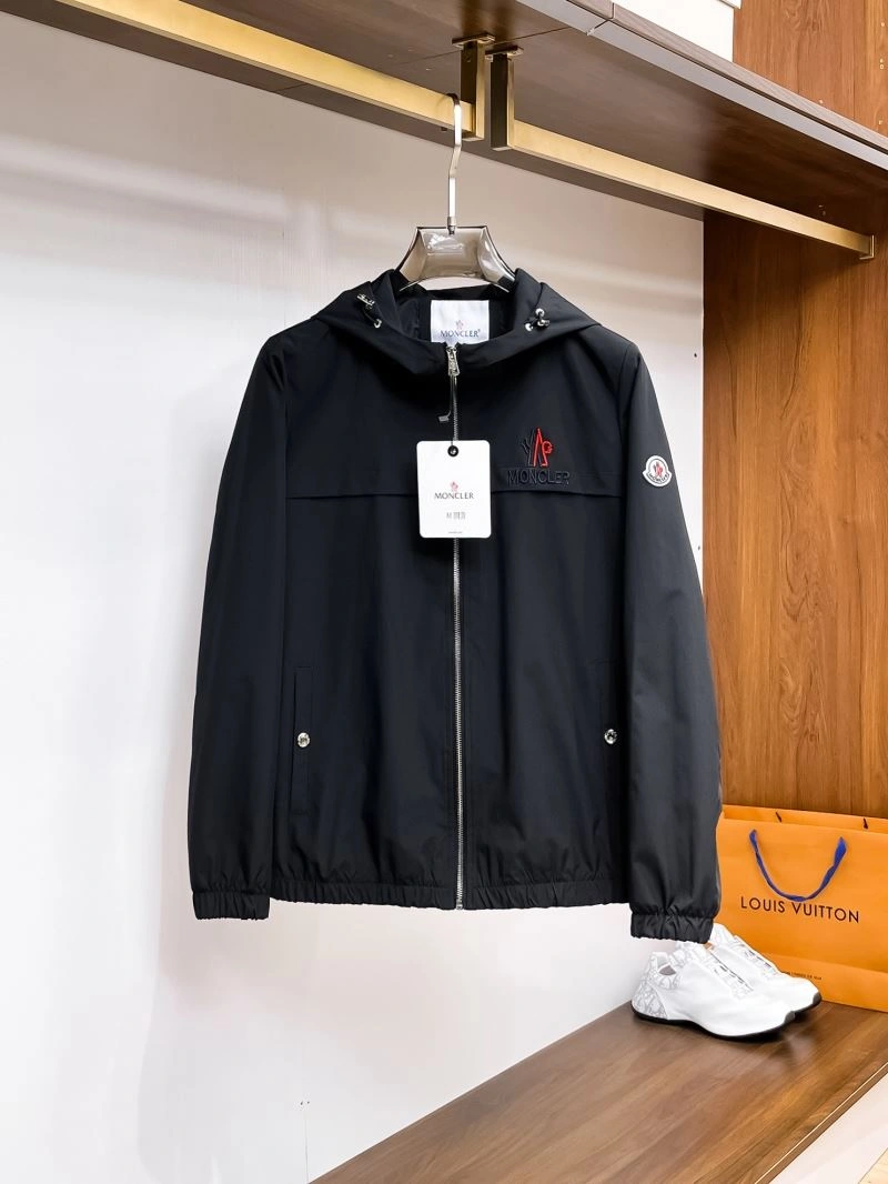 Bright Moncler Outwear 140760
