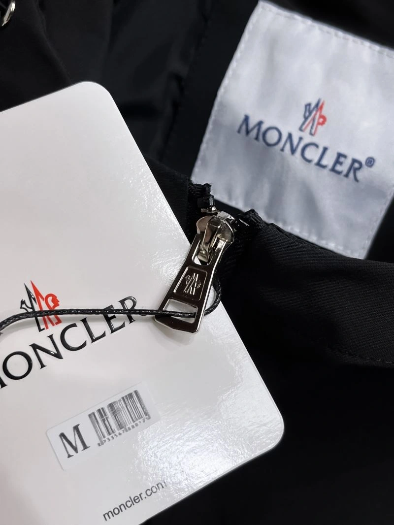 Bright Moncler Outwear 140760