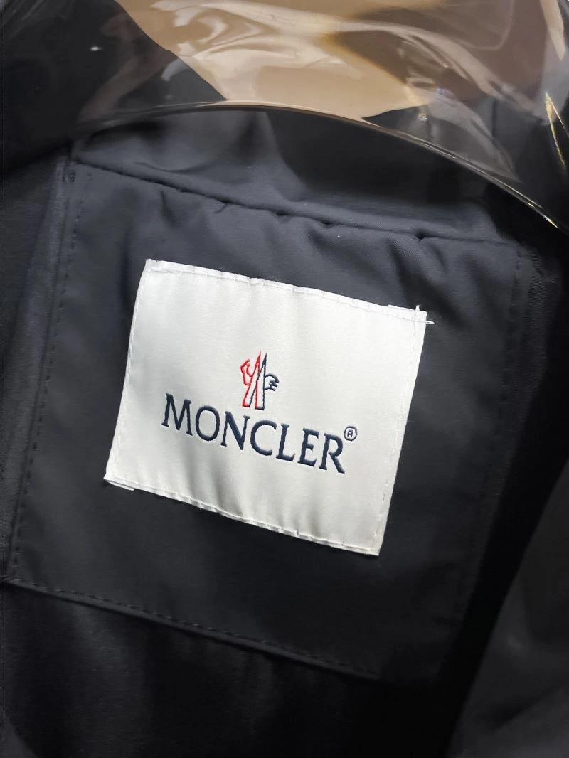 Moncler Outwear Neat 140765