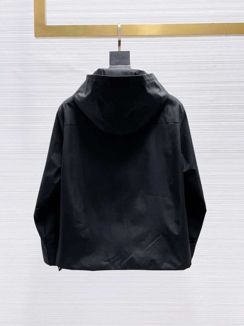 Supportive Moncler Outwear 140747