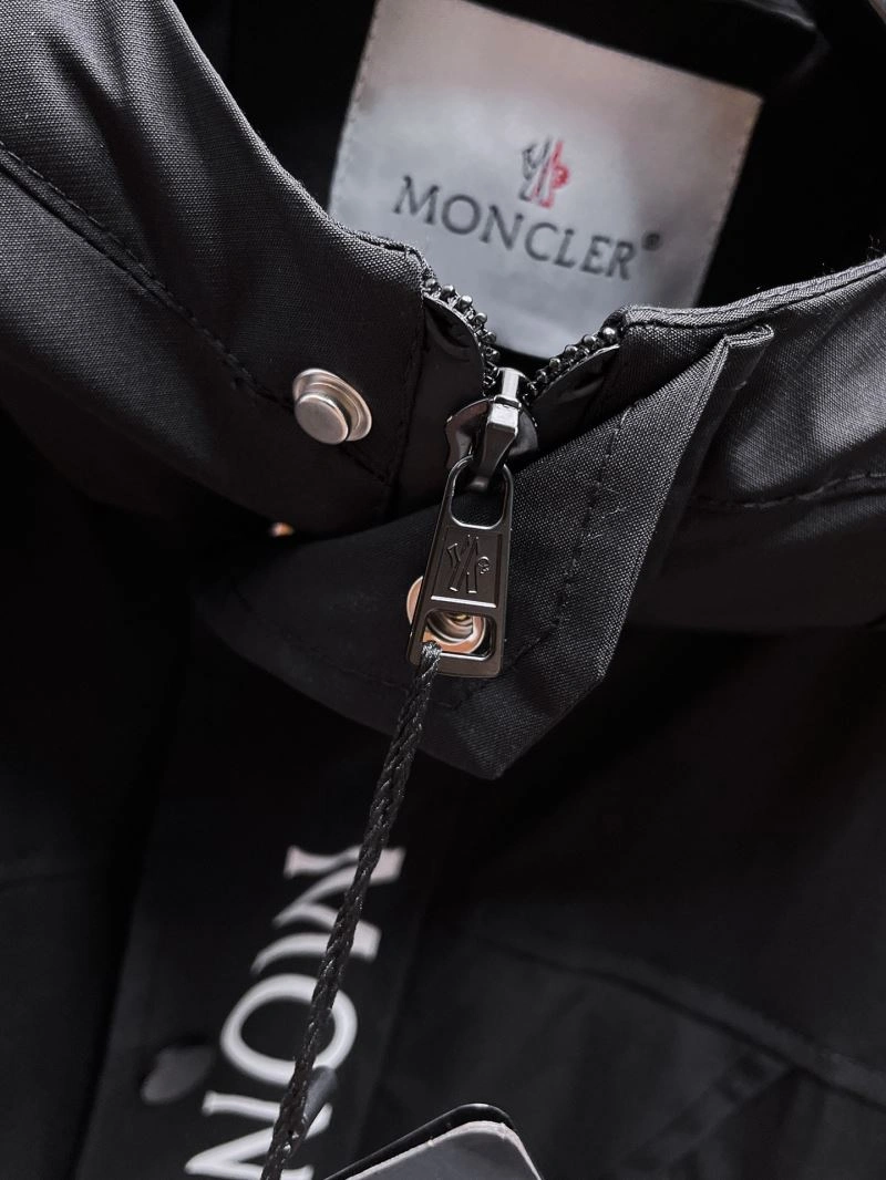 Supportive Moncler Outwear 140747