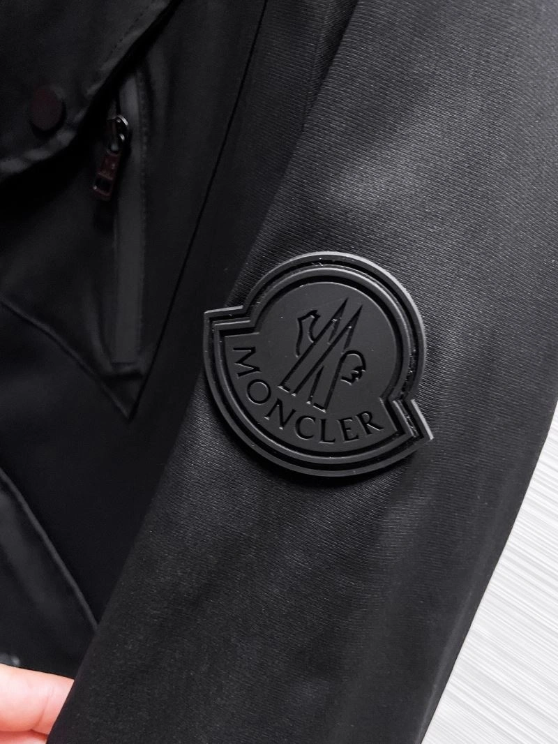 Supportive Moncler Outwear 140747