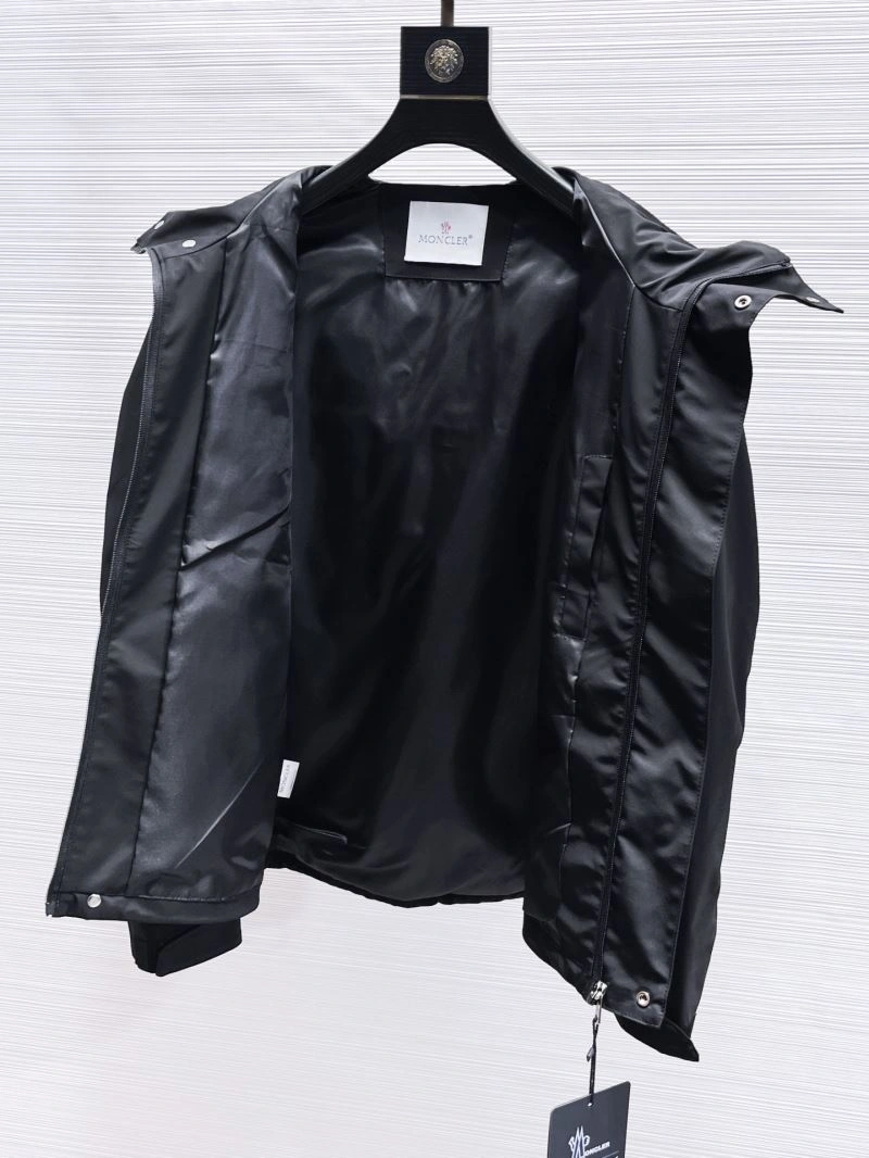 Moncler Outwear Sophisticated 140745