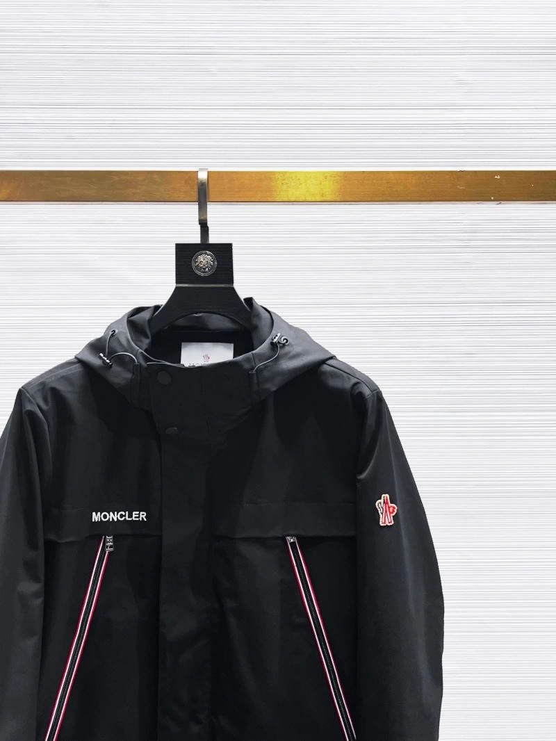 Moncler Outwear Sophisticated 140745