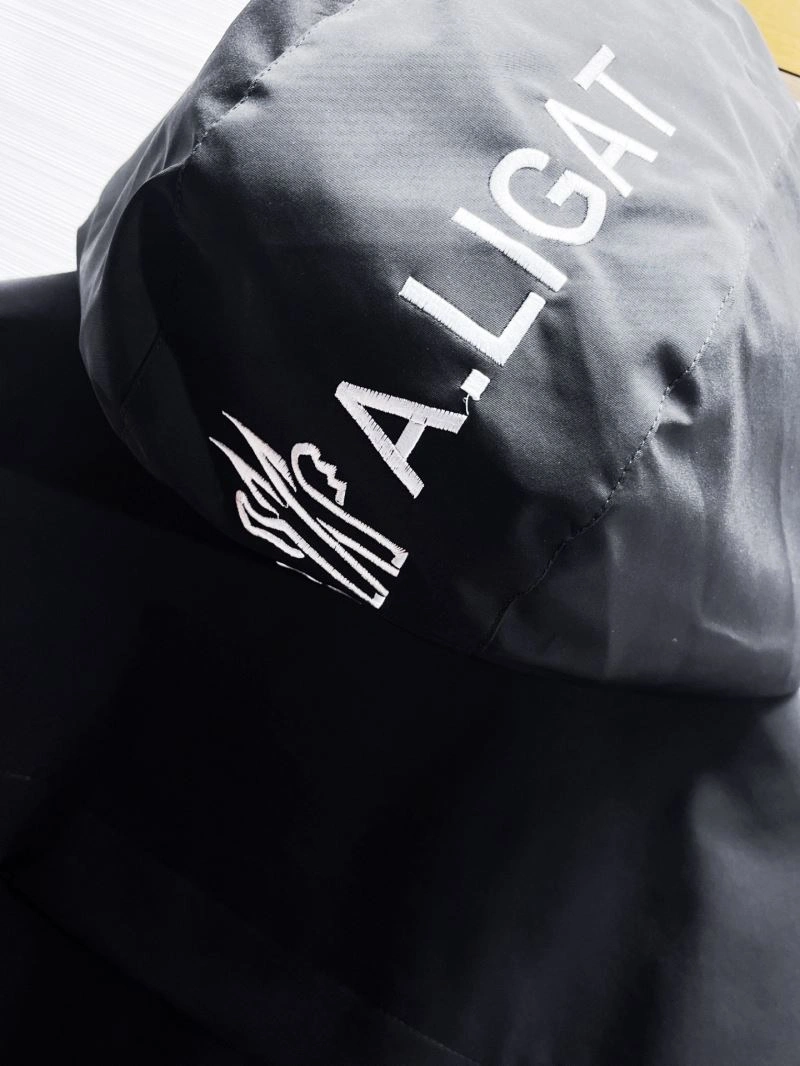 Moncler Outwear Sophisticated 140745