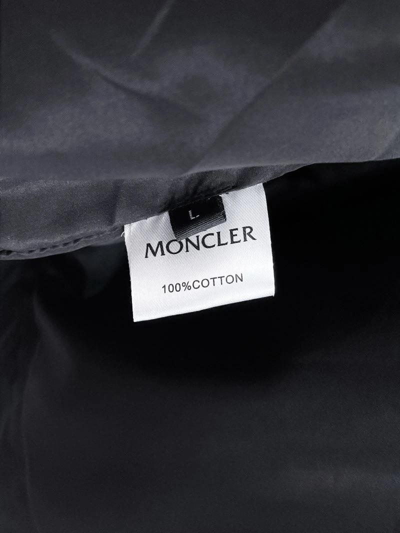 FlexibleFit Moncler Outwear 140773