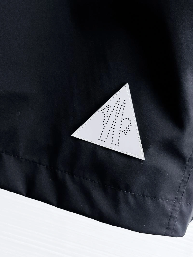 FlexibleFit Moncler Outwear 140773