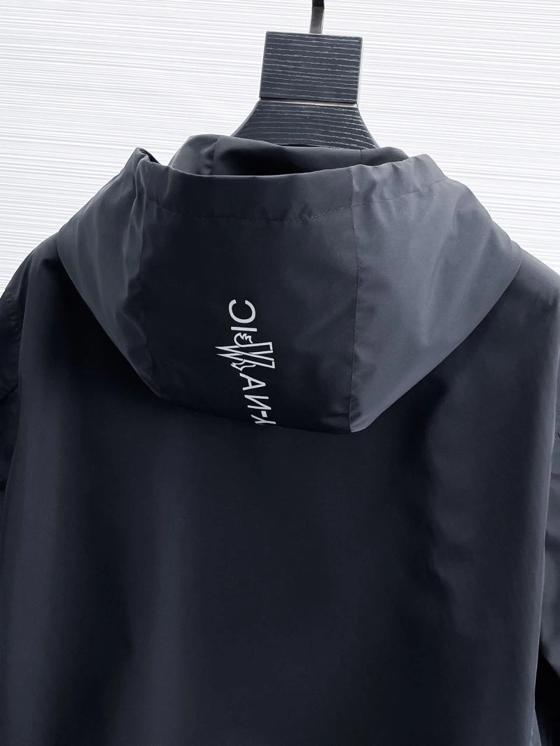 FlexibleFit Moncler Outwear 140773