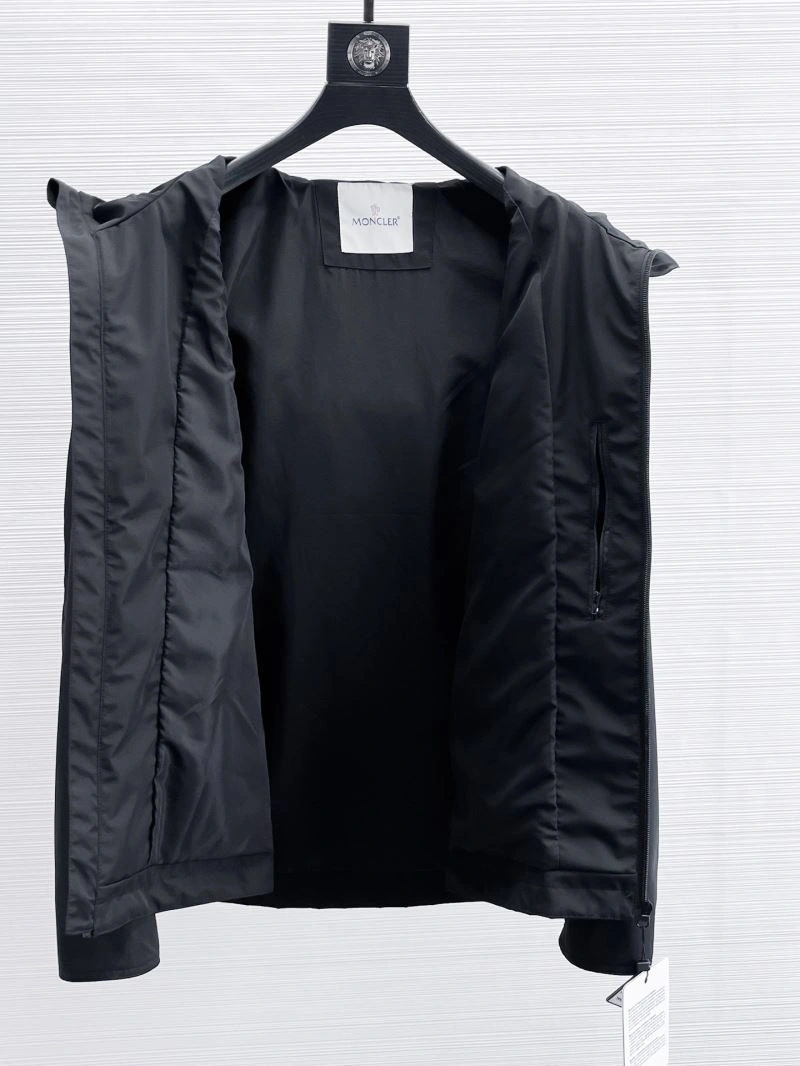 FlexibleFit Moncler Outwear 140773