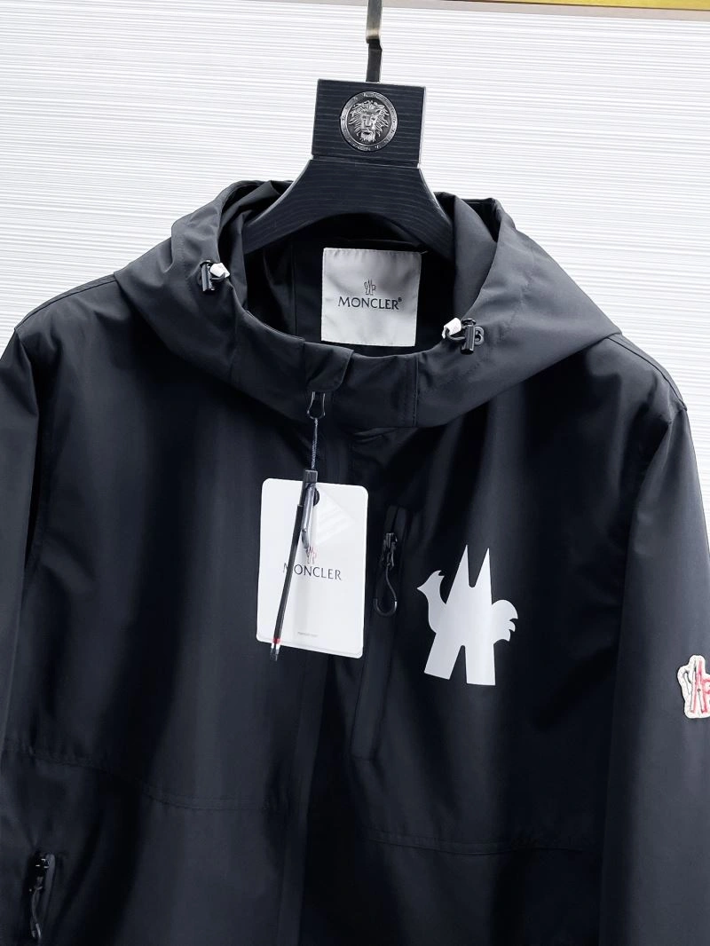 FlexibleFit Moncler Outwear 140773