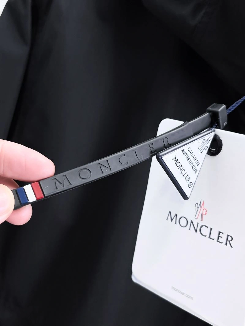 FlexibleFit Moncler Outwear 140773