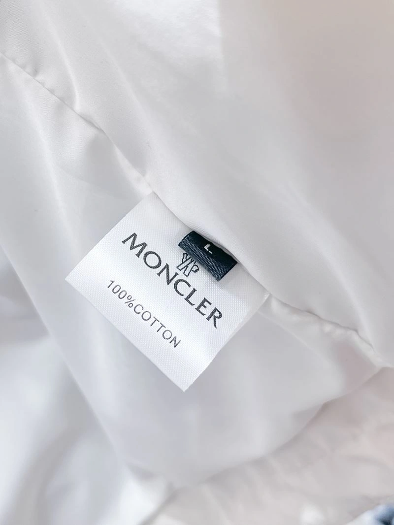 Lightweight Moncler Outwear 140742