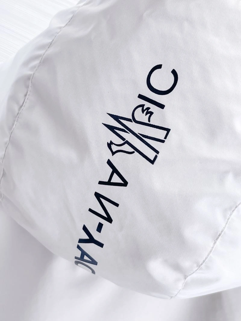 Lightweight Moncler Outwear 140742