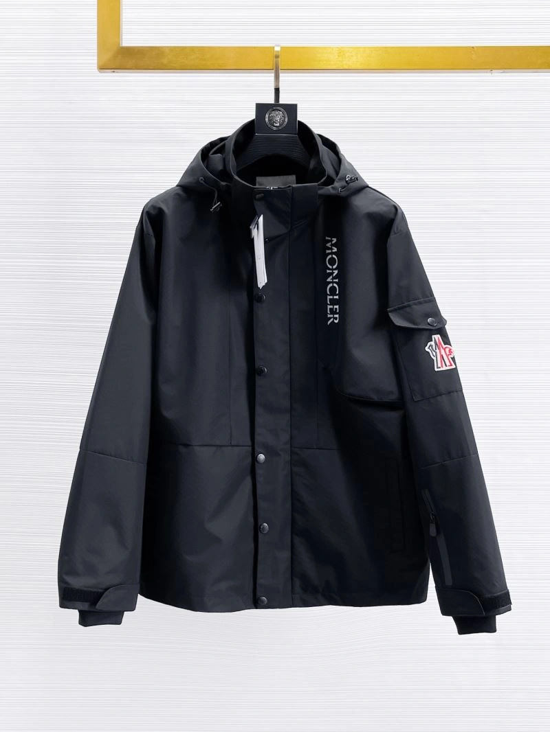 Moncler Outwear ModernLook 140761