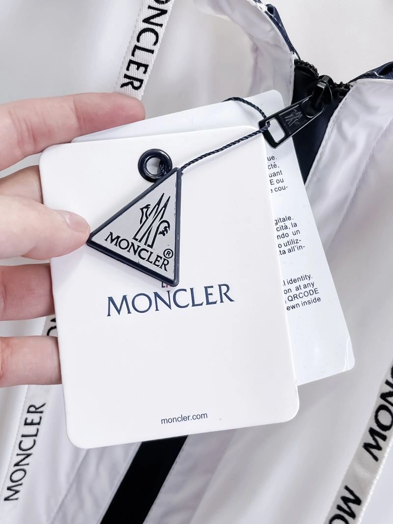 Moncler Outwear Casual 140740