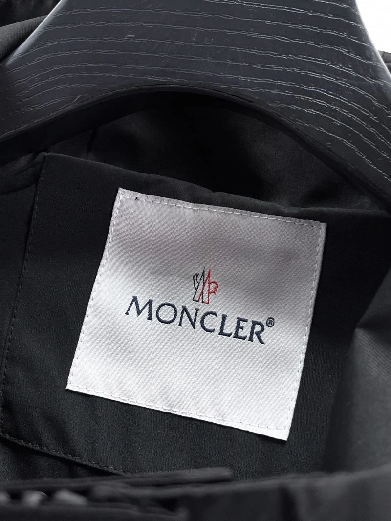 Fashionable Moncler Outwear 140753