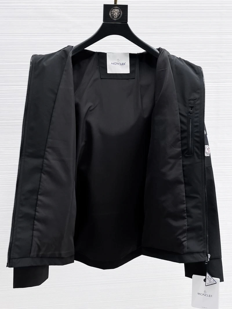 Moncler Outwear AllSeason 140748