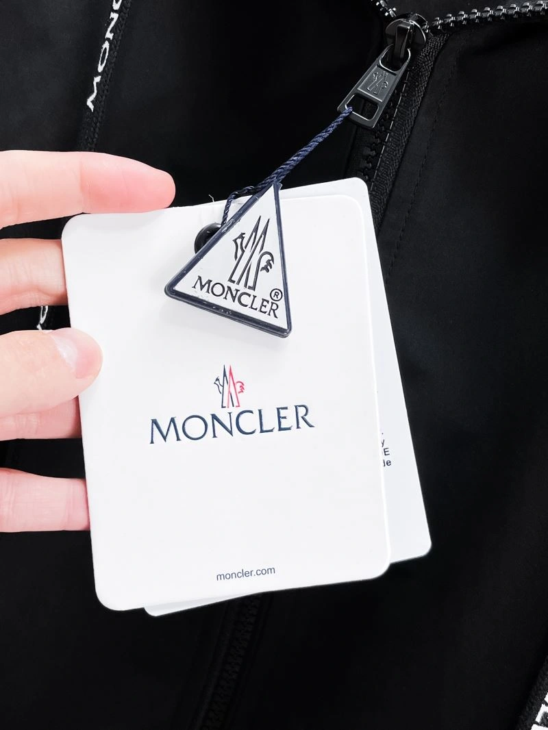 Moncler Outwear AllSeason 140748