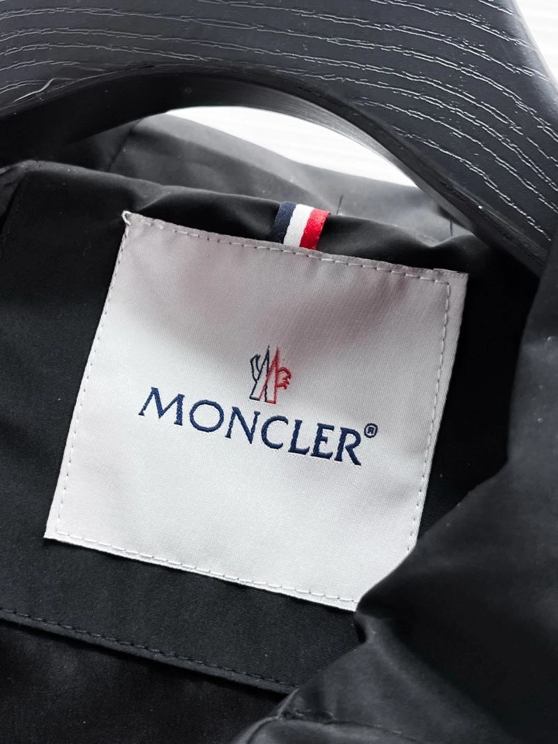 Moncler Outwear AllSeason 140748
