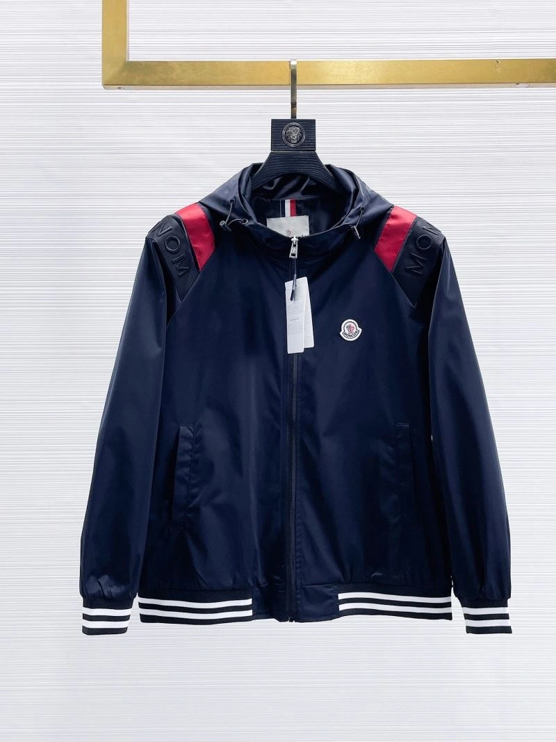 Minimalist Moncler Outwear 140736