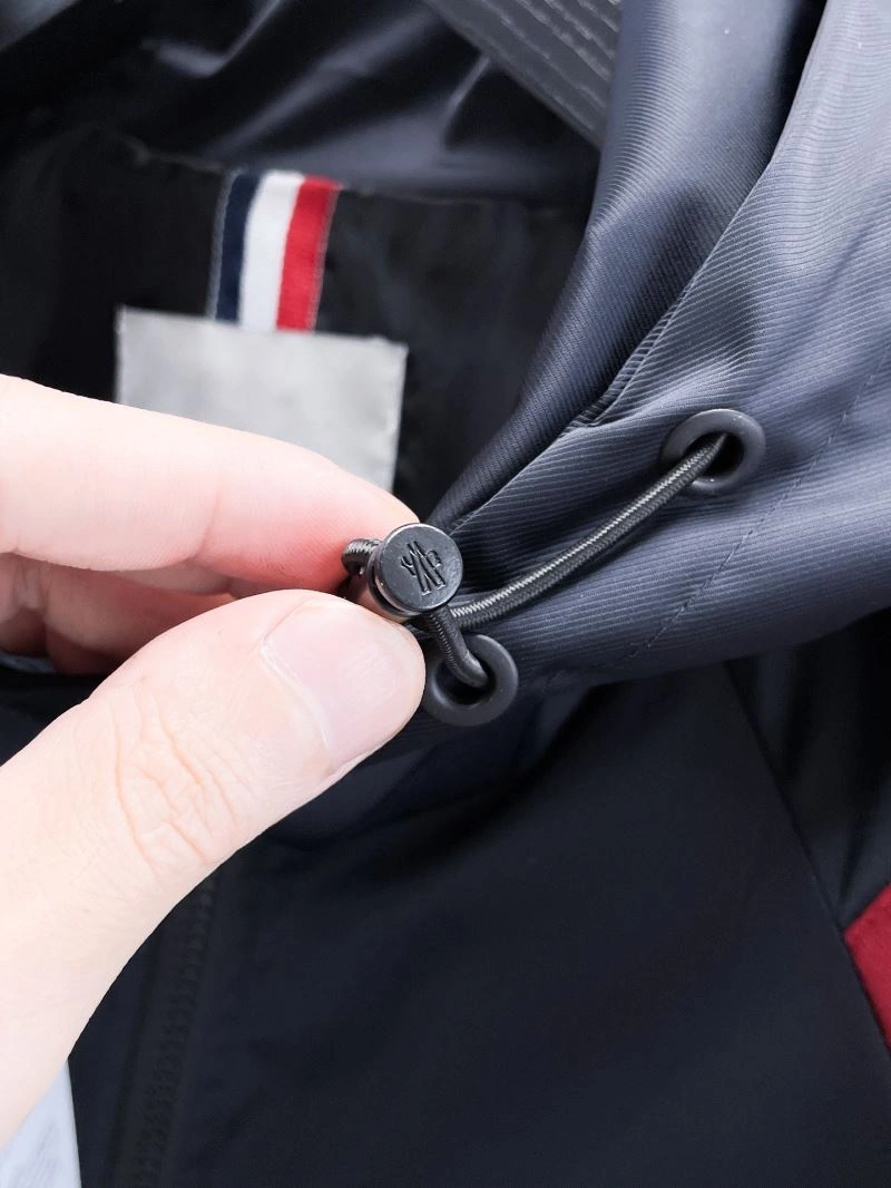Minimalist Moncler Outwear 140736