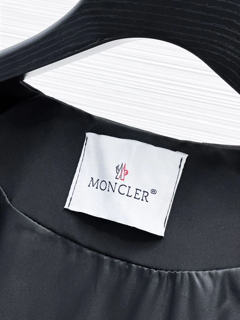 QuickDry Moncler Outwear 140735