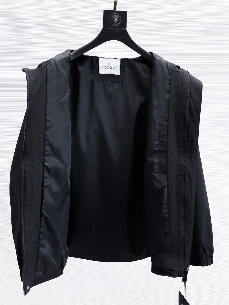 Timeless Moncler Outwear 140729