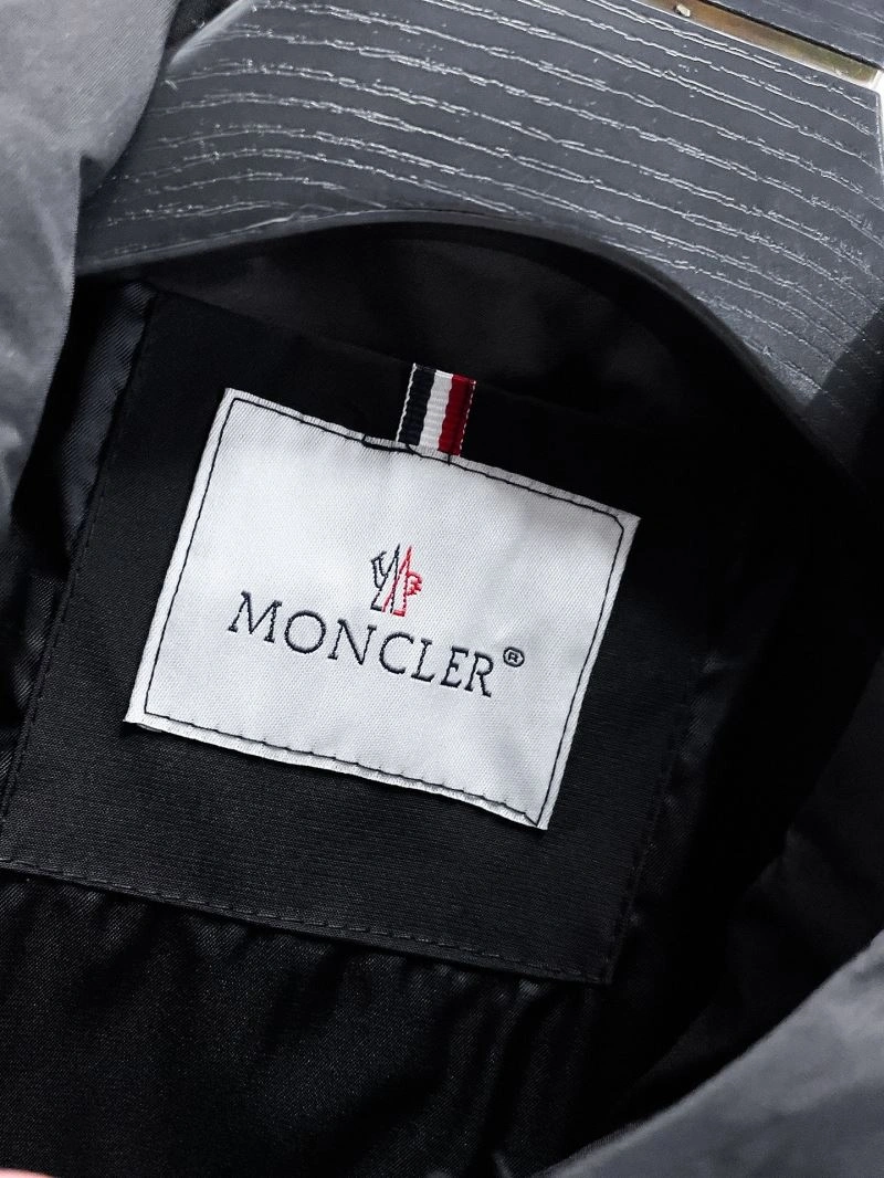 Timeless Moncler Outwear 140729