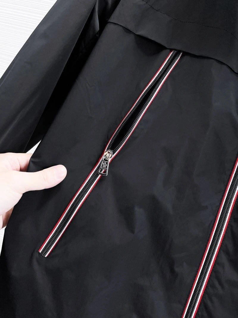 Elegant Moncler Outwear 140730