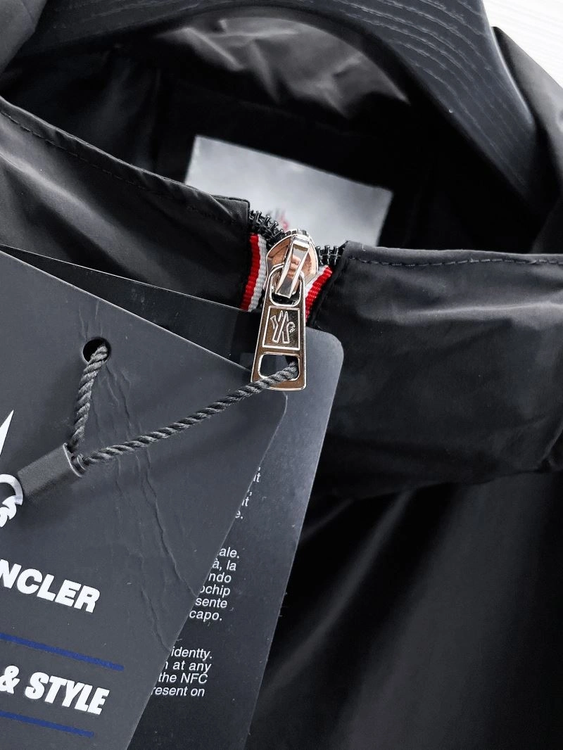 Elegant Moncler Outwear 140730
