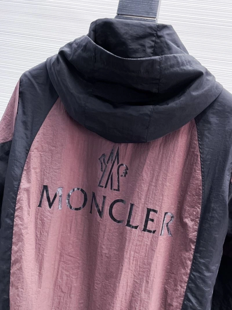 Moncler Outwear Sleek 140728