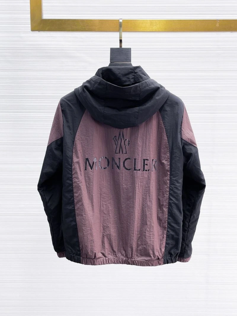 Moncler Outwear Sleek 140728